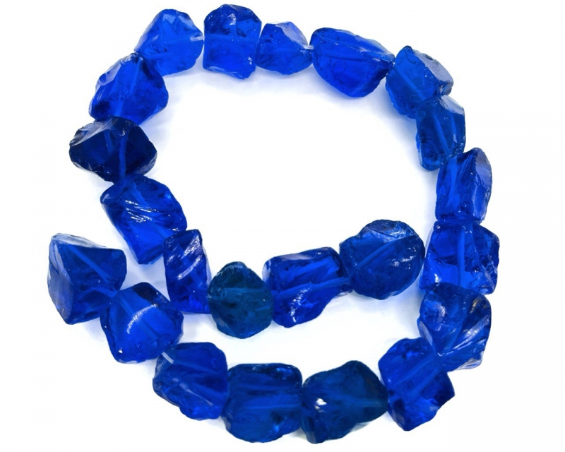 Аква-кварц необработанный цвет синий средний размер бусин 14*21мм