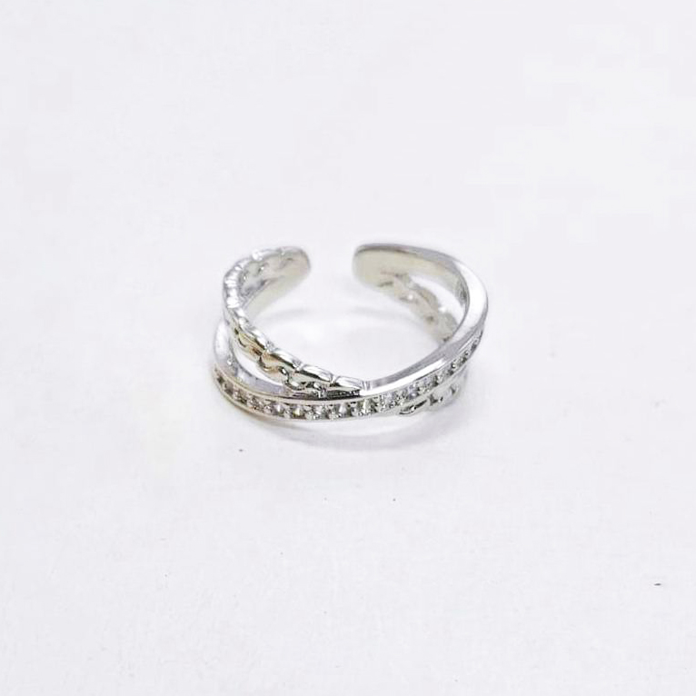 Кольцо безразмерное с фианитами размер 20*7мм цвет серебро